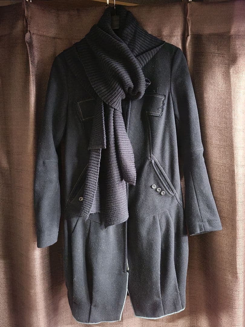 マリテフランソワジルボーブラックマフラー付きバルーンコート