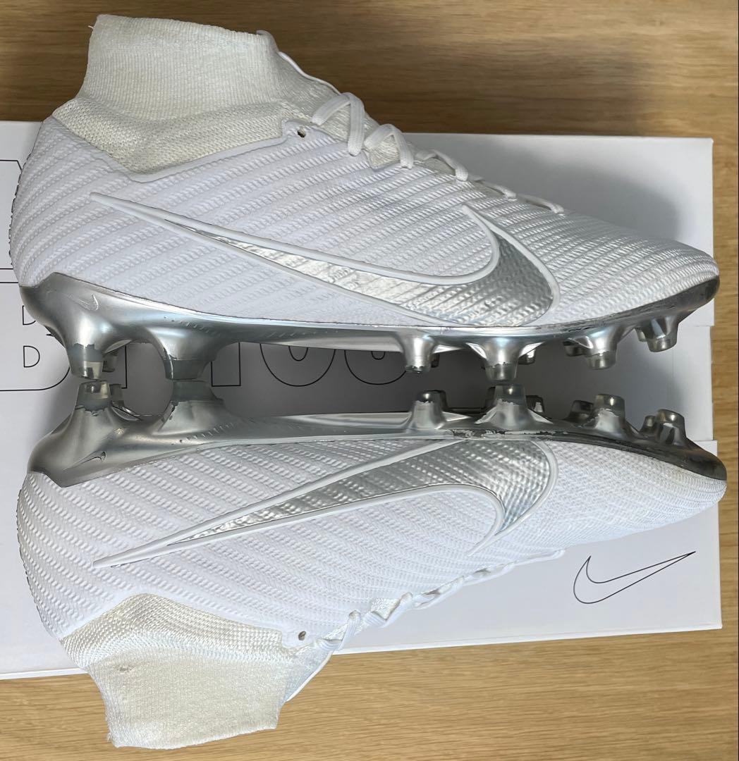 Nike Air ホワイト サッカーシューズ