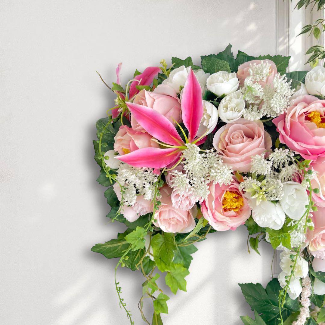 ブロッサムリース アーチ型フラワーリース ピンクの薔薇のリース