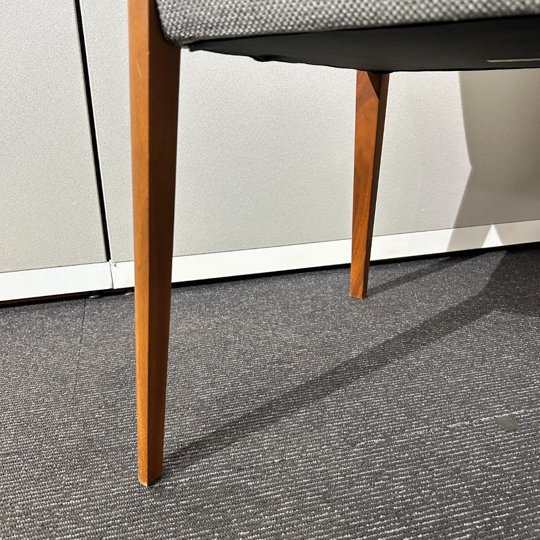 arflex ダイニングチェア FLUTE グレー 木目