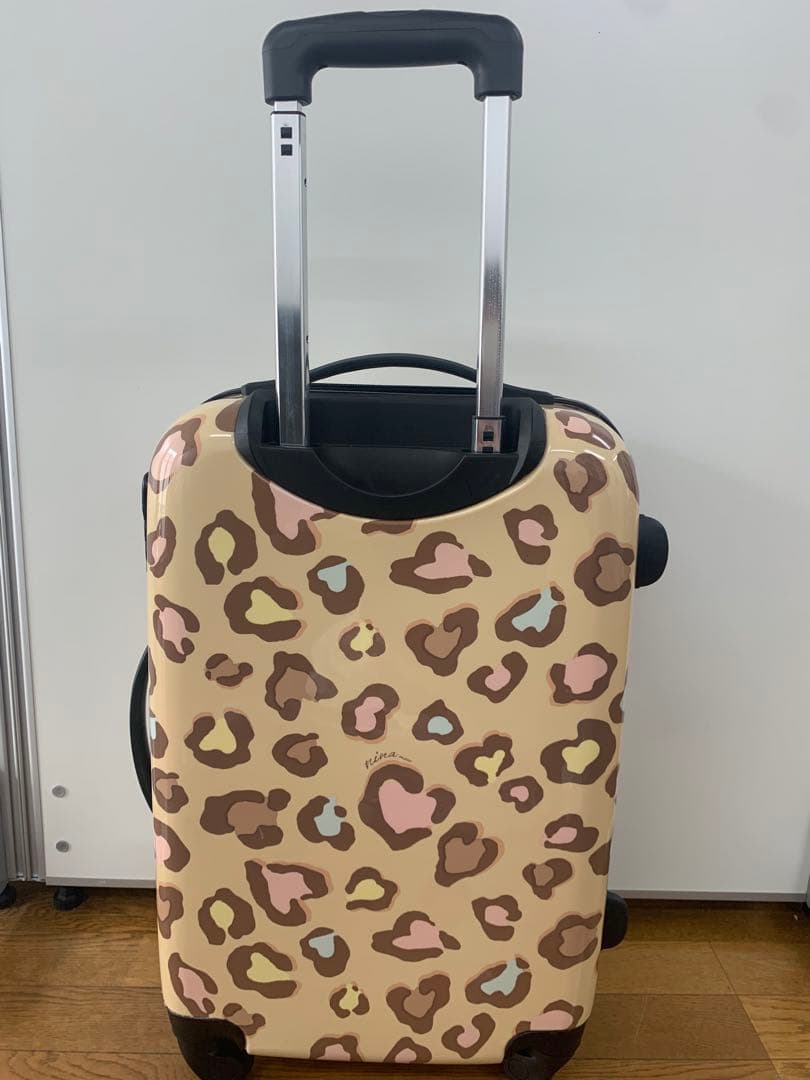 ヒョウ柄 中型キャリーケース