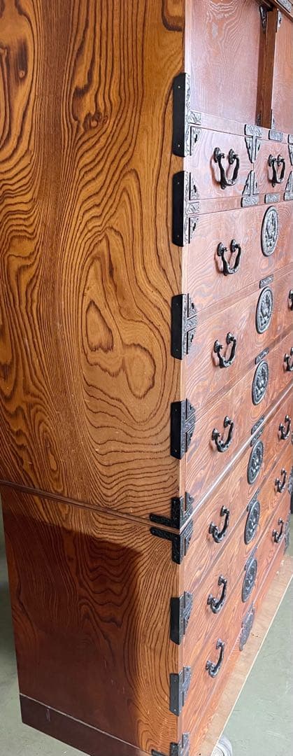 岩谷堂　整理箪笥　みちのく8号　拭漆塗り　南部鉄器金具　牡丹紋様　収納　タンス