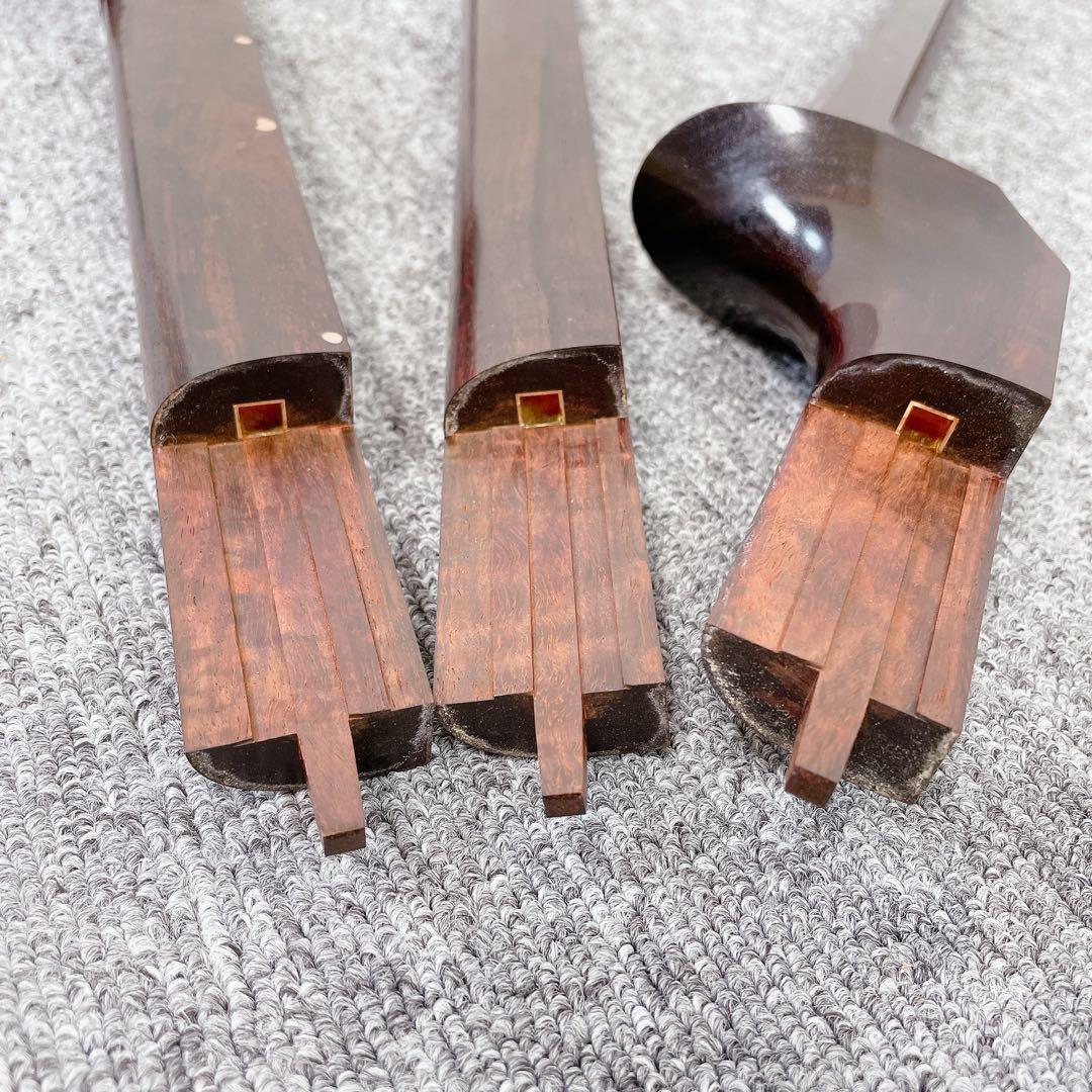 三味線 中棹 トチ 紅木 金細 東サワリ 段違い溝 綾杉彫り 和楽器