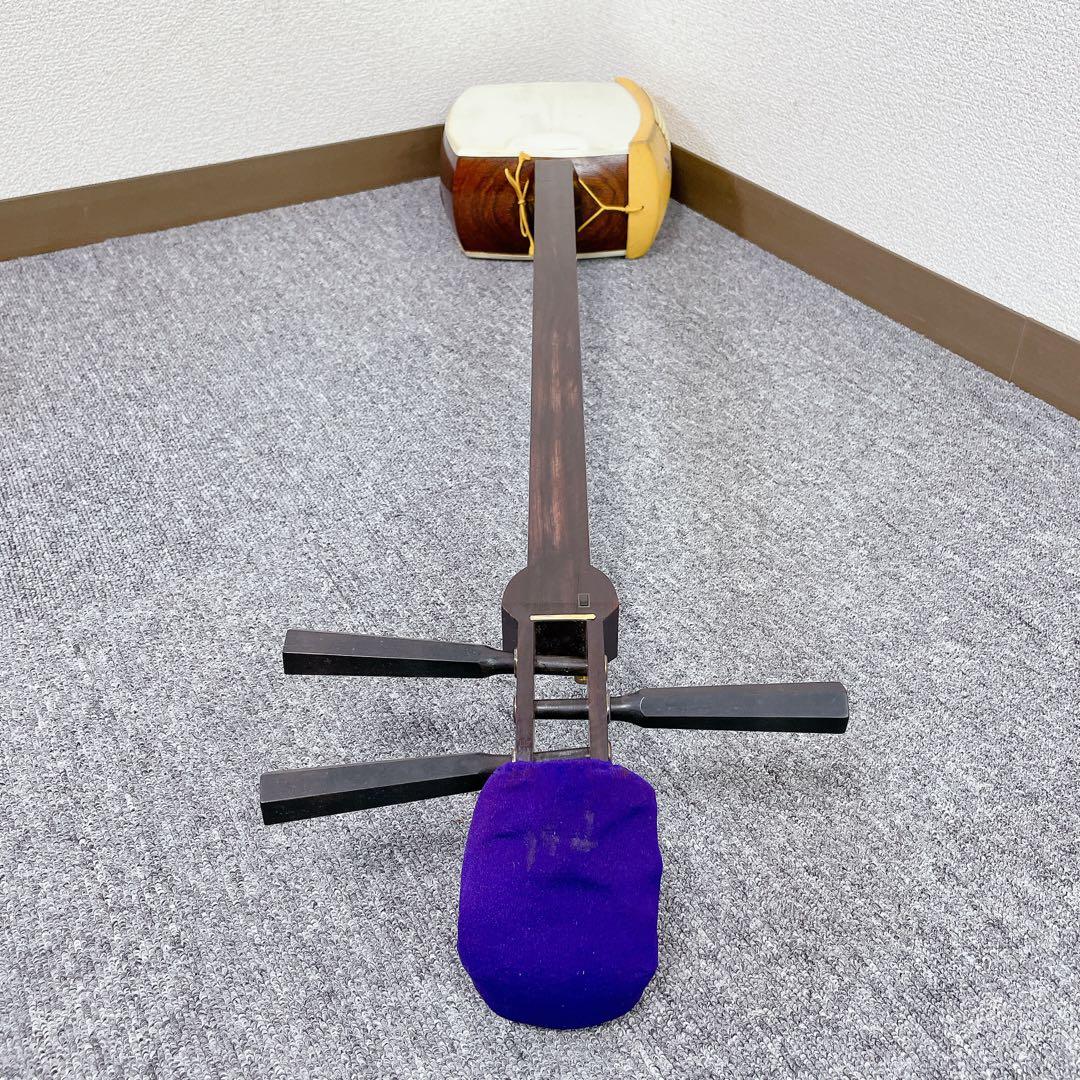 三味線 中棹 トチ 紅木 金細 東サワリ 段違い溝 綾杉彫り 和楽器