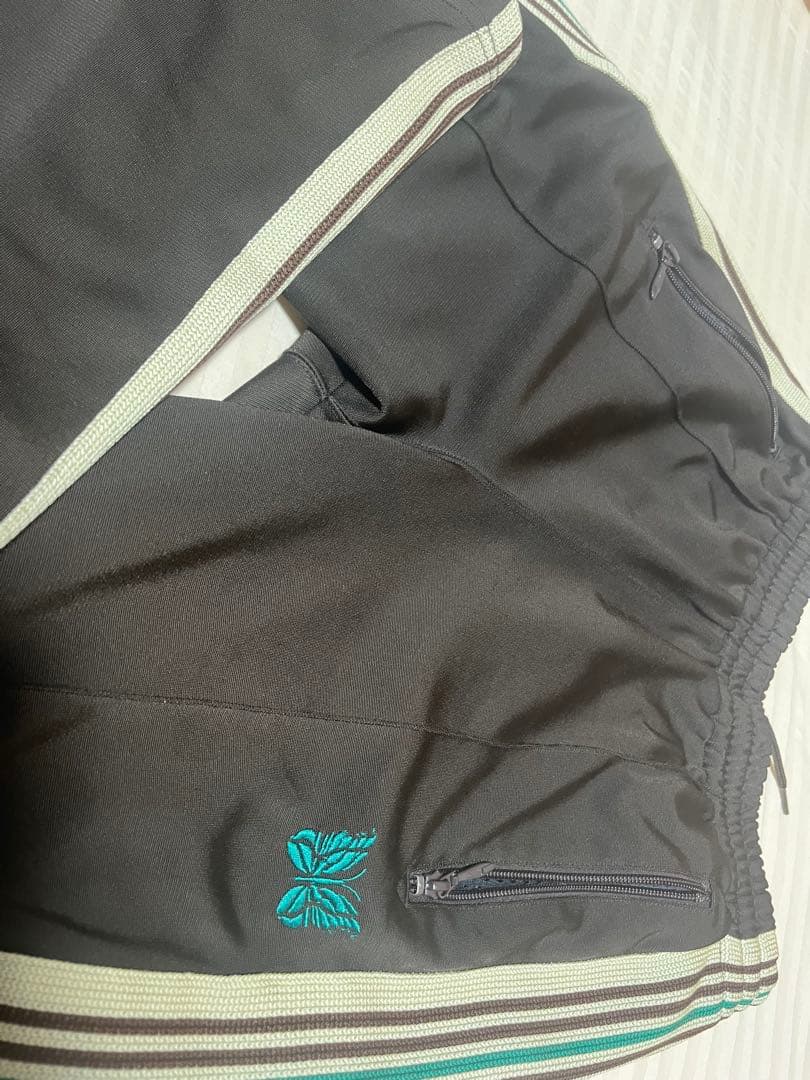 needles パンツ