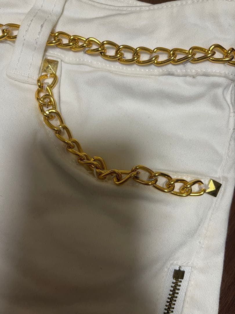 d.i.a. ショートパンツ ホワイト ゴールドチェーン装飾