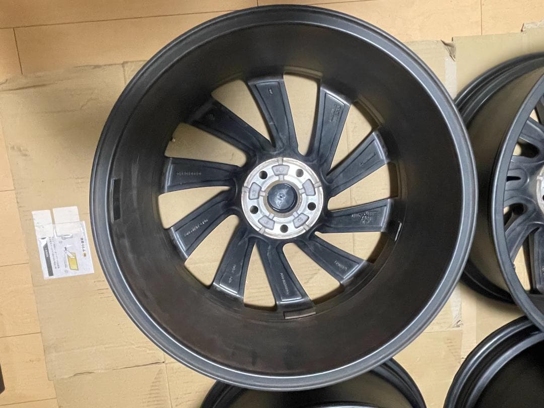 フォルクスワーゲン　アルテオンR-Line 　20インチ純正ホイール