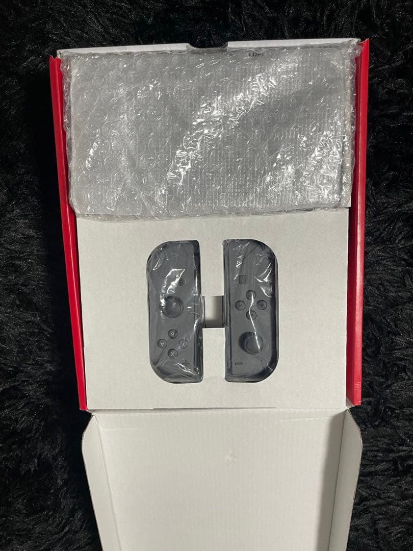 任天堂 Nintendo Switch 本体　Joy-Conグレー