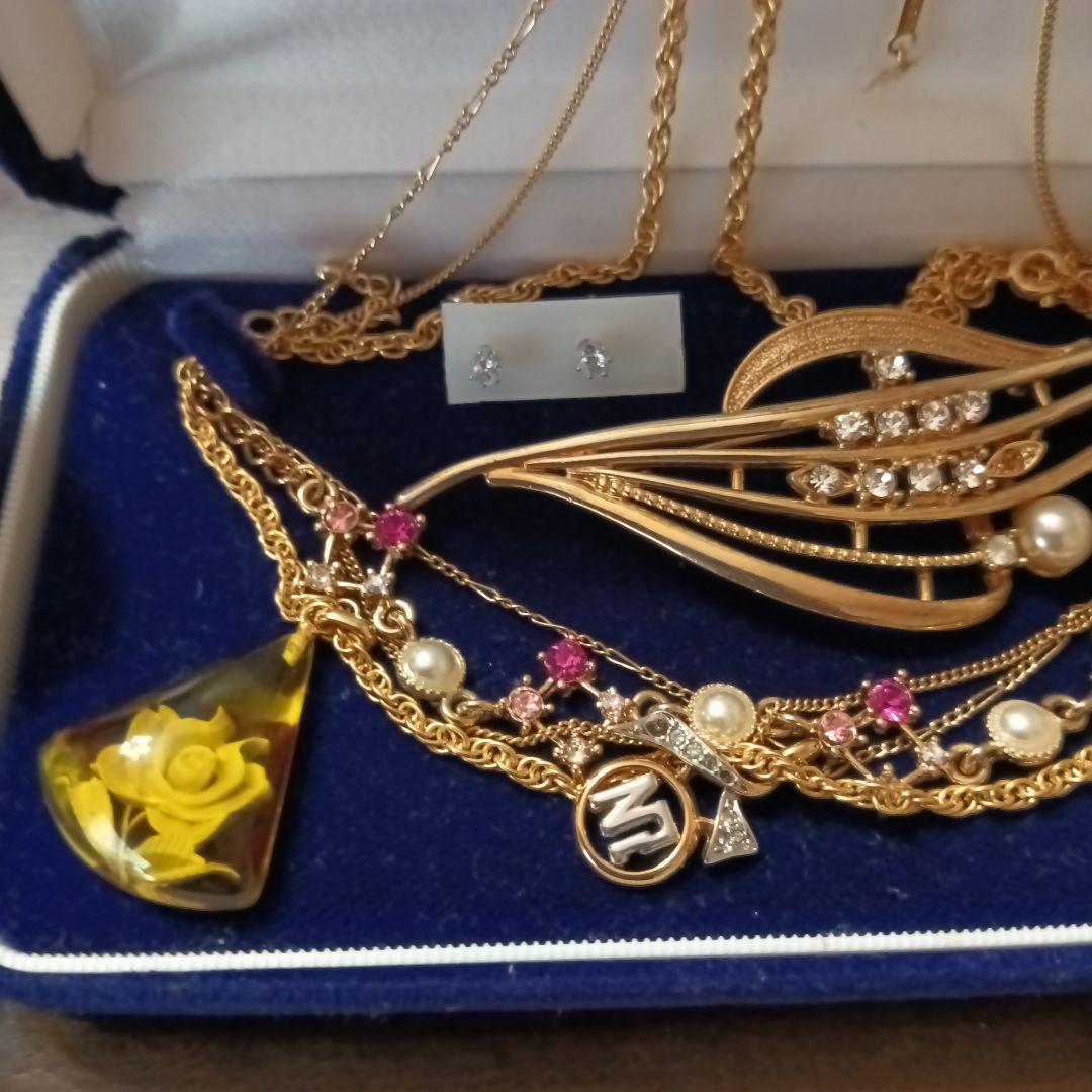 遺品生前整理アクセサリー纏めＫ18ルビートップ、ニナリッチ、ブローチパールピアス