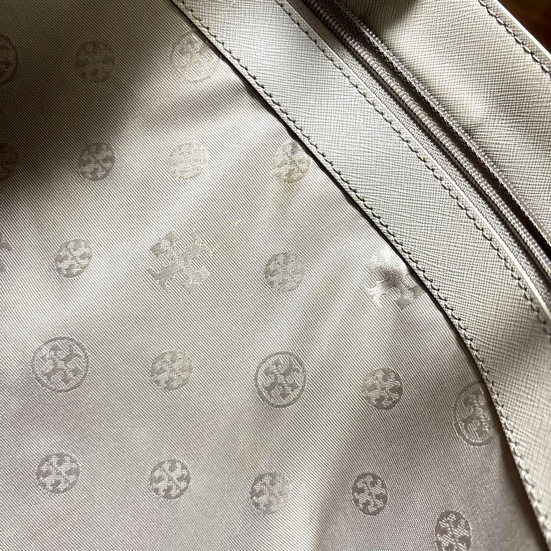 トリーバーチ　ベージュ 合成皮革 トートバッグ 大容量