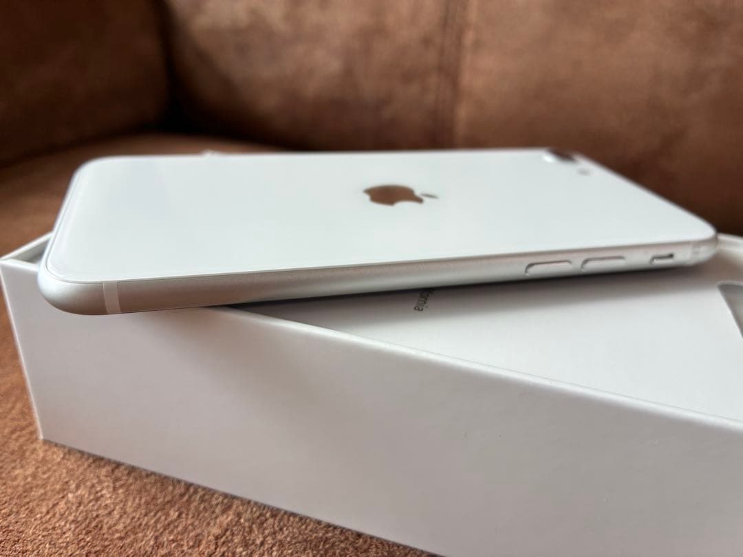 iPhone SE 第2世代 (SE2) ホワイト 64GB 本体　箱付き