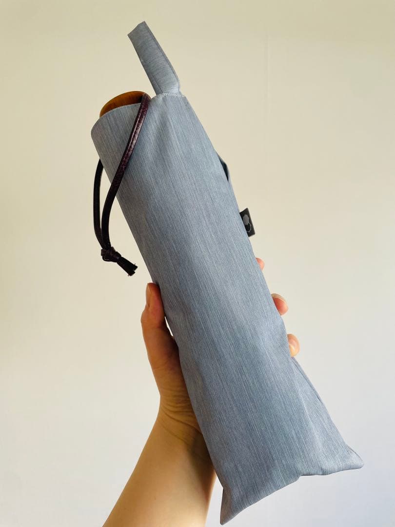 サンバリア100　3段折 / 折りたたみ日傘　水色　フロスト