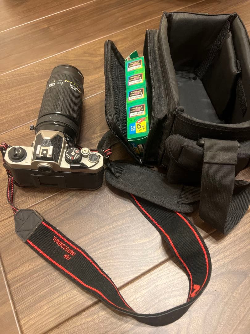 Nikon FM2/T ＋NIKKOR 75-300mm ※巻き戻しクランク欠品