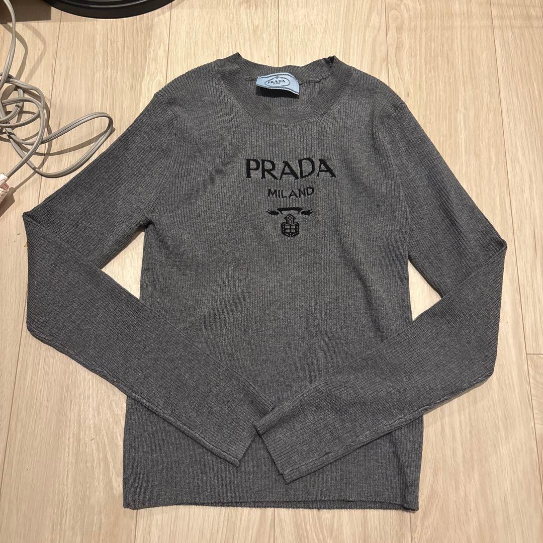 PRADA グレー 長袖 トップス　ニット　ワンホン