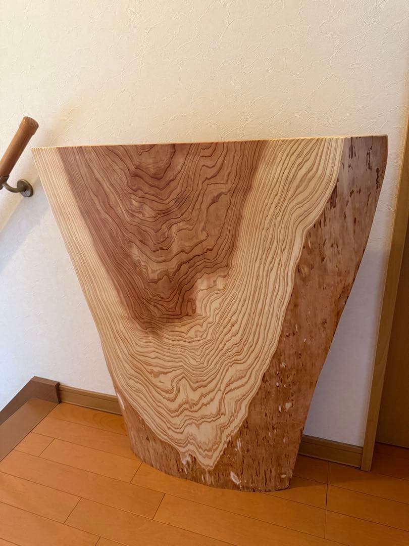 天然杉の一枚板根っこ部分木目テーブル
