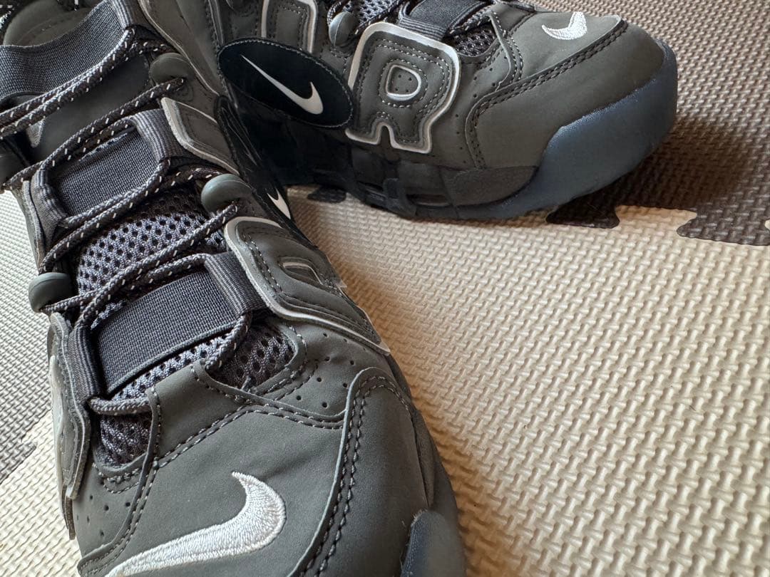 エア モア アップテンポ '96 アイアングレー/スモークグレー/アンスラサイト