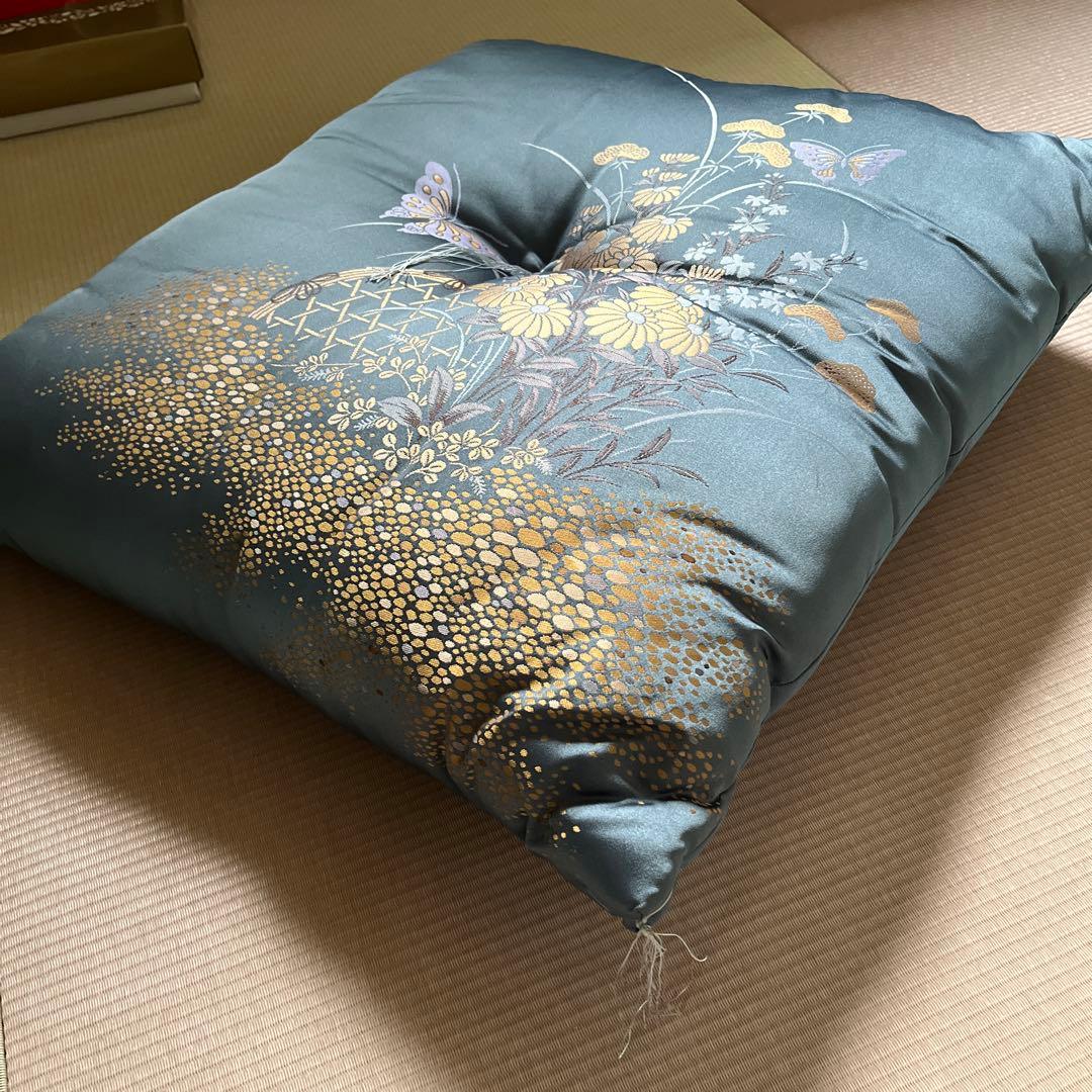 思い切った値下げしました！高級　和座布団　60センチ角５枚セット