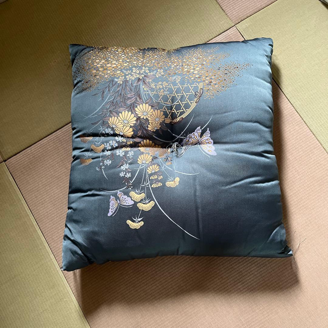 思い切った値下げしました！高級　和座布団　60センチ角５枚セット