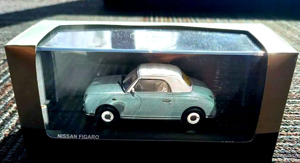 新品　Kyosho Nissan Figaro フィガロ　ミニカー