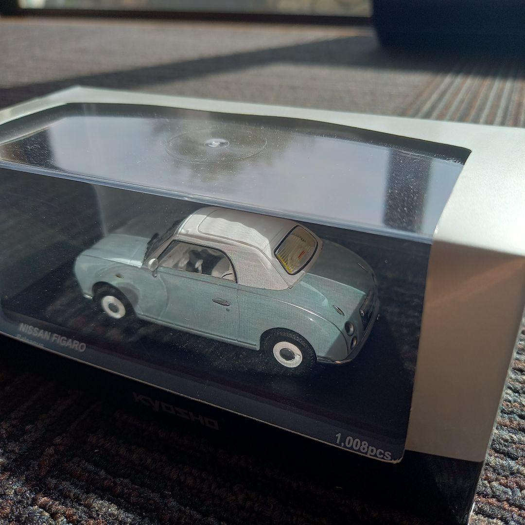 新品　Kyosho Nissan Figaro フィガロ　ミニカー