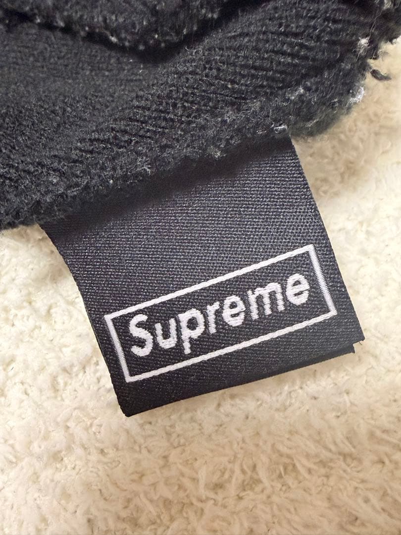 黒色ニット帽 S刺繍 Supreme