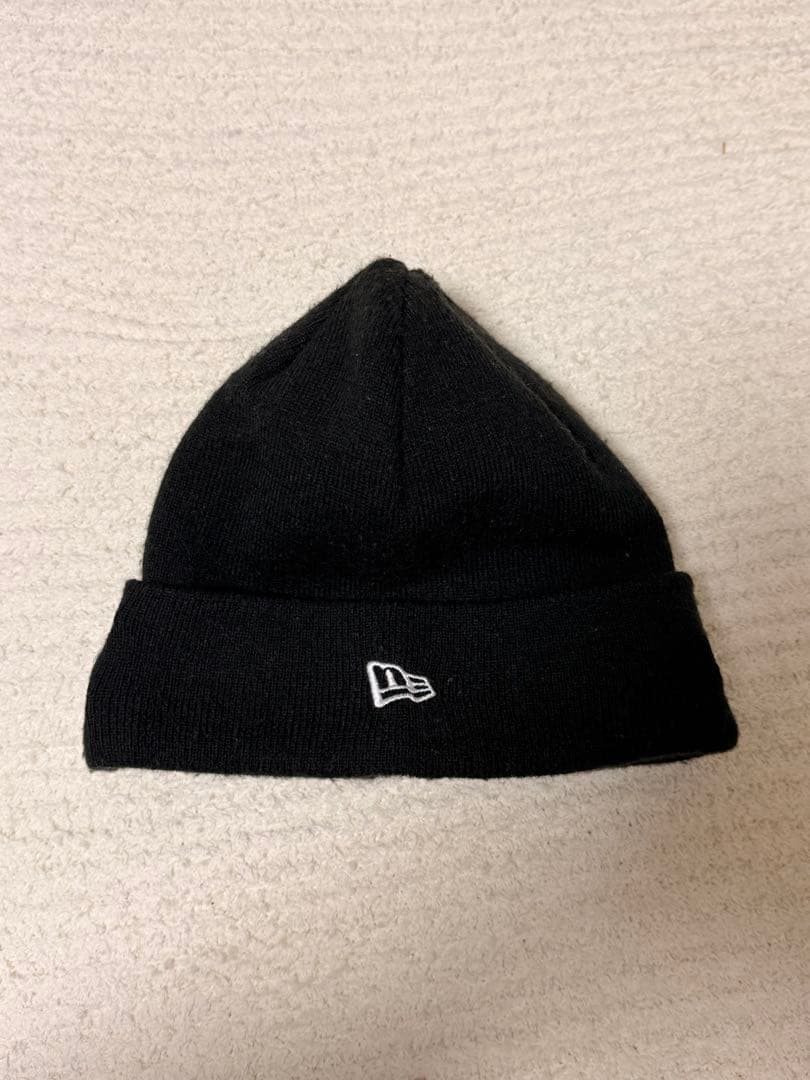 黒色ニット帽 S刺繍 Supreme