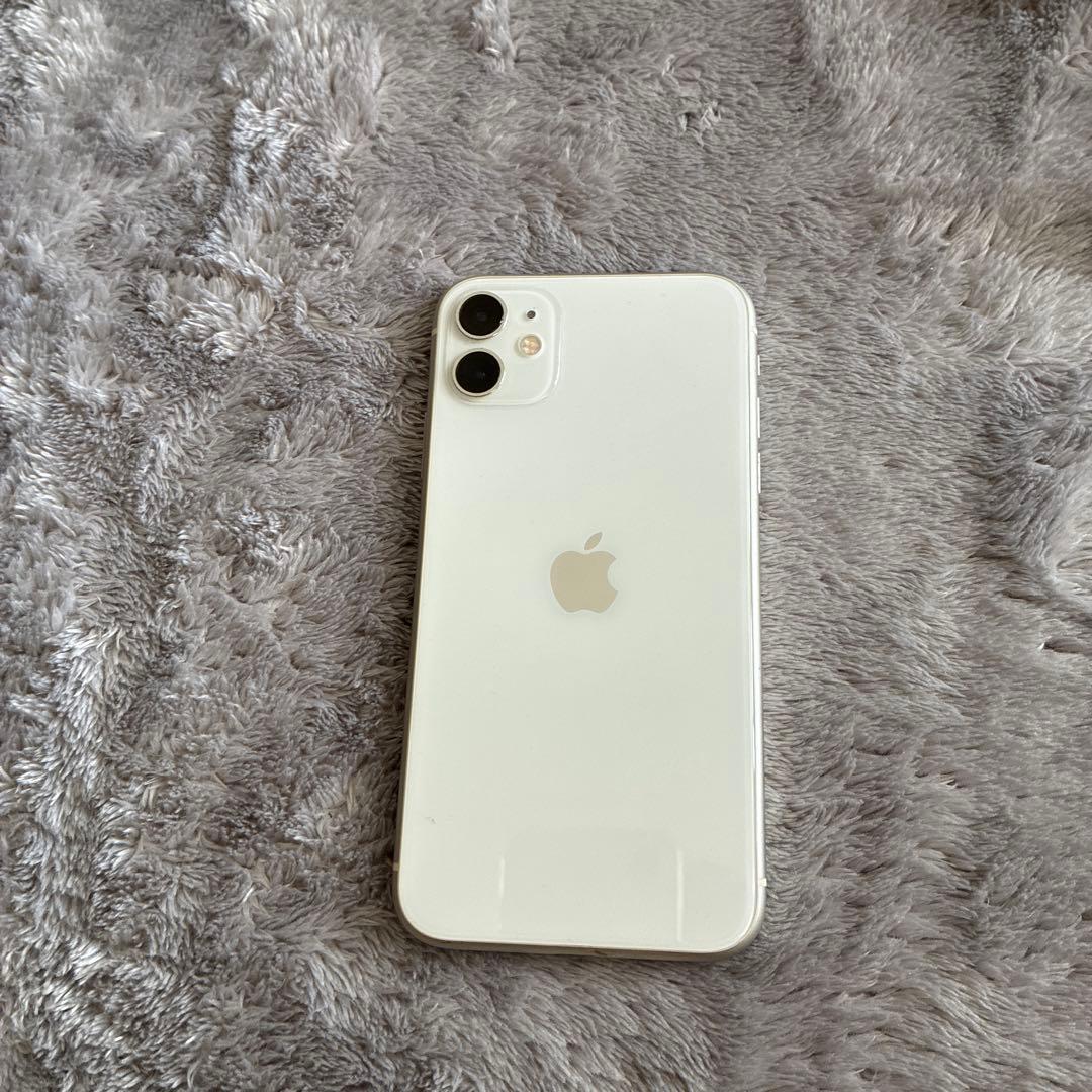 iPhone 11 本体 64GB ホワイトSIMフリー バッテリー78%初期化
