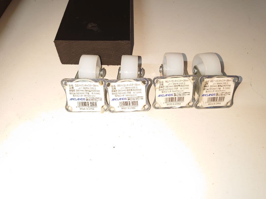 【移動に便利なキャスター付シンプルスタンド㉖】パチスロ実機1台用の置く台・黒色