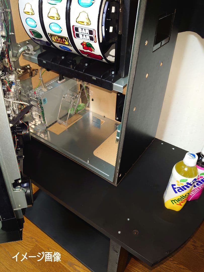 【移動に便利なキャスター付シンプルスタンド㉖】パチスロ実機1台用の置く台・黒色