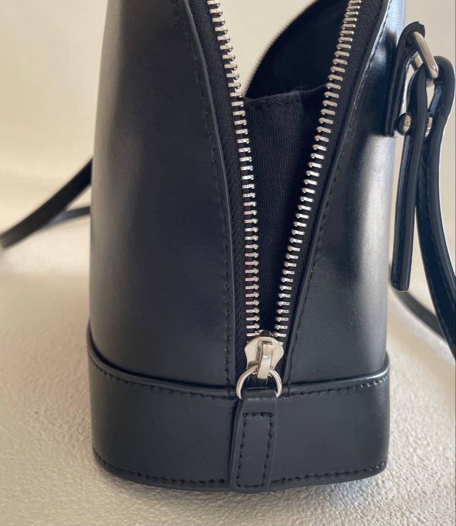 【YAHKI（ヤーキ）】ラウンドショルダーレザーバッグ　BLACK