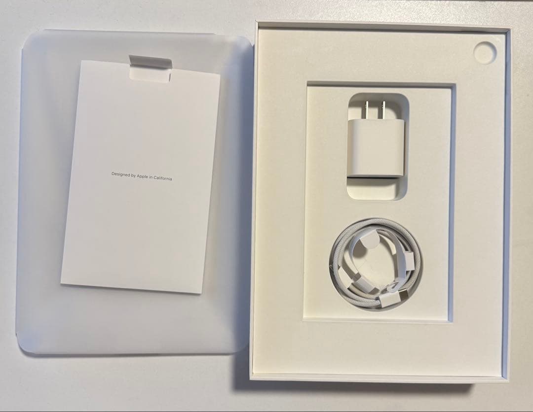 【美品】Apple iPad（第10世代）64GB シルバー