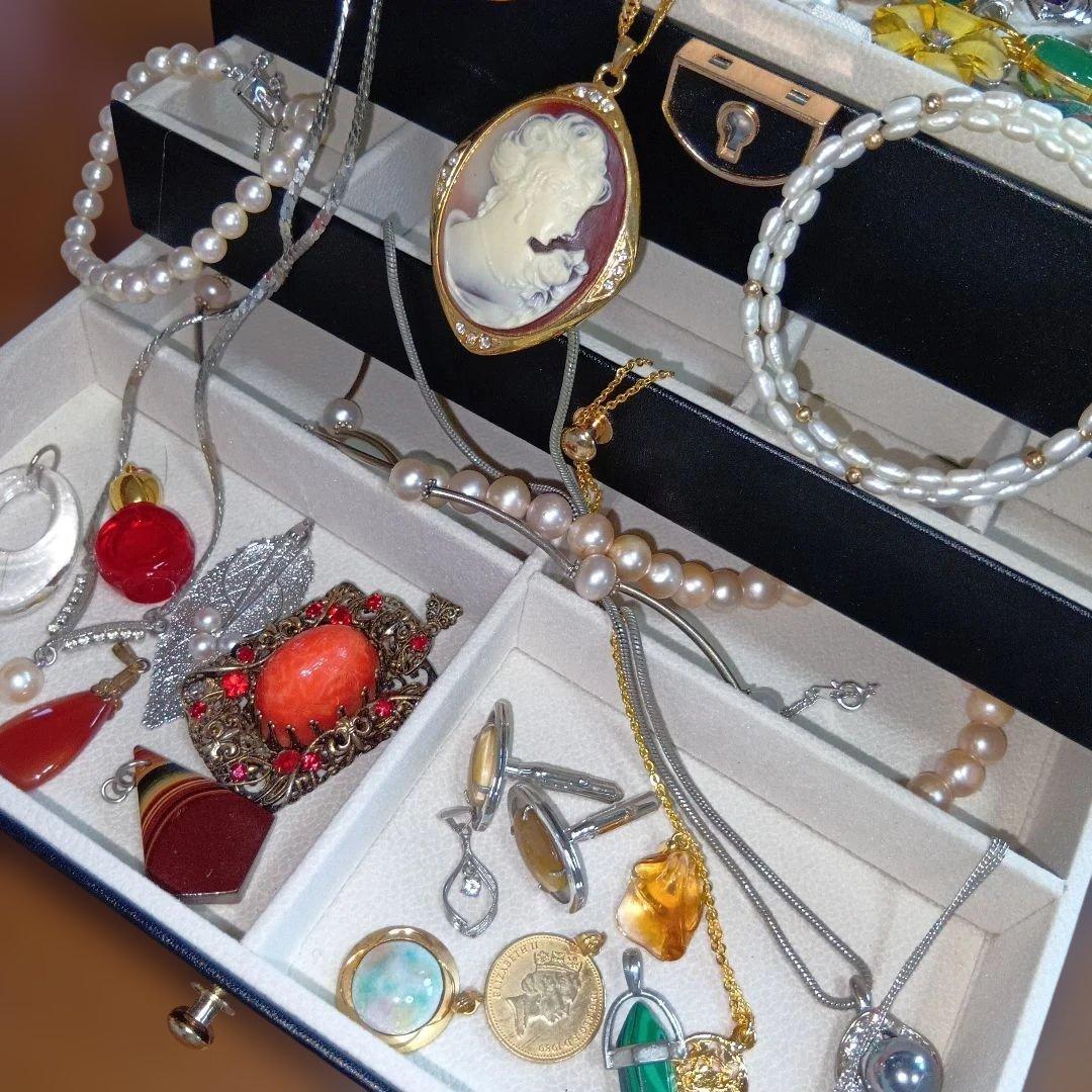 ★*★様 大量✨️遺品整理おまとめアクセサリー類