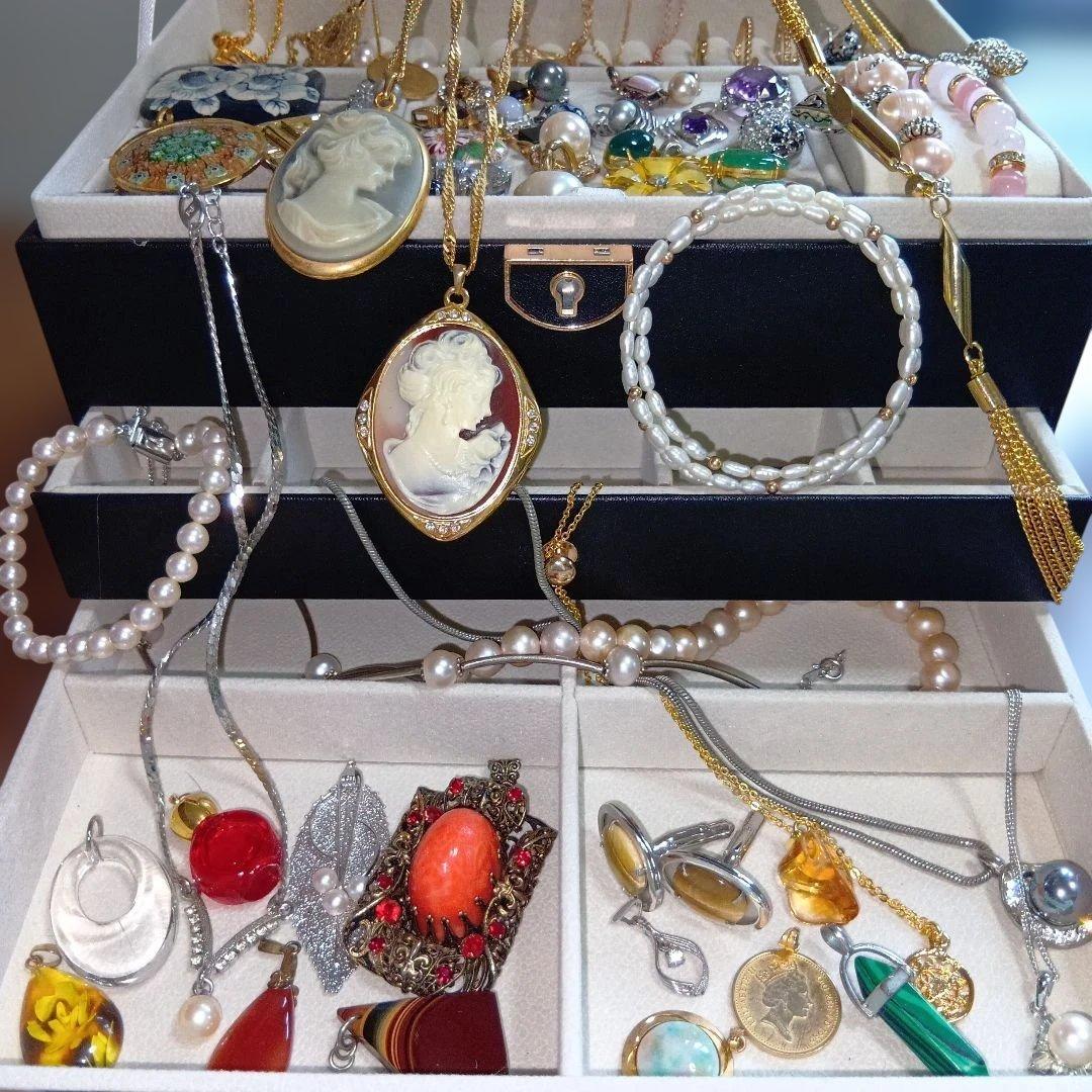 ★*★様 大量✨️遺品整理おまとめアクセサリー類