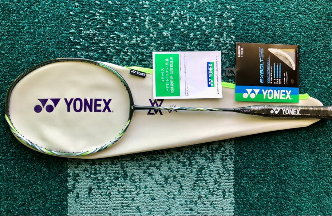 新品未使用 YONEX 最新モデル AX100TVA 4UG6 ＋ BGXB65