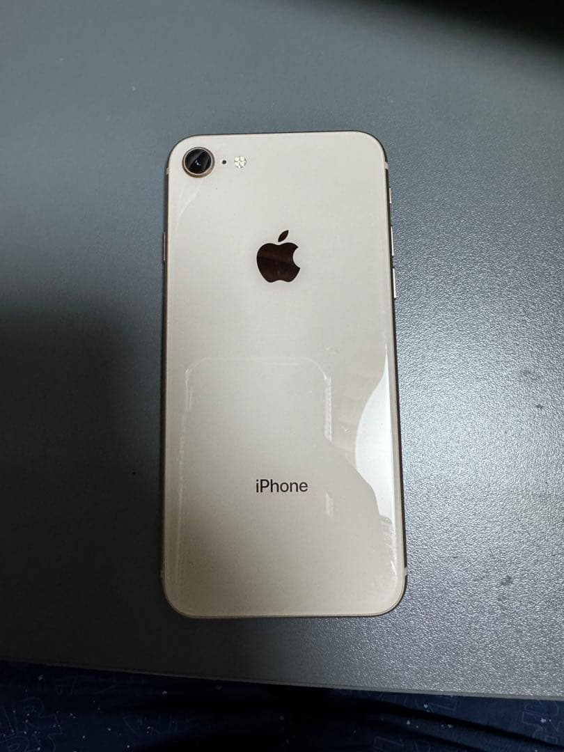 iPhone8 64G 電池容量　100