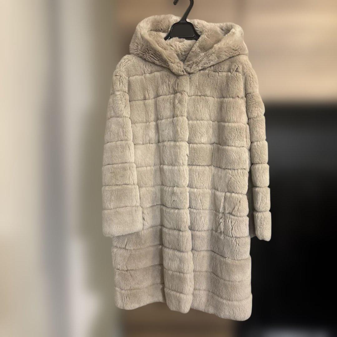 肌触り最高❣️LOUANDREA ファーコート（ラビット）定価約20万円