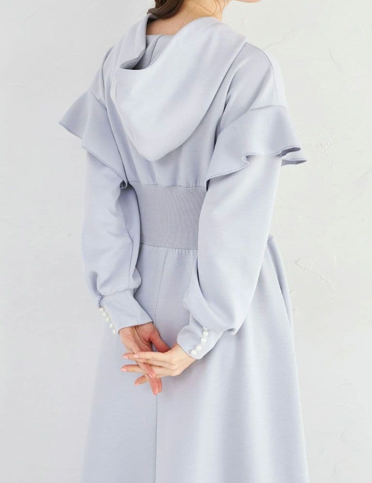 ウエストリブ切り替えフリルスリーブボンディングフーディワンピース　サックス