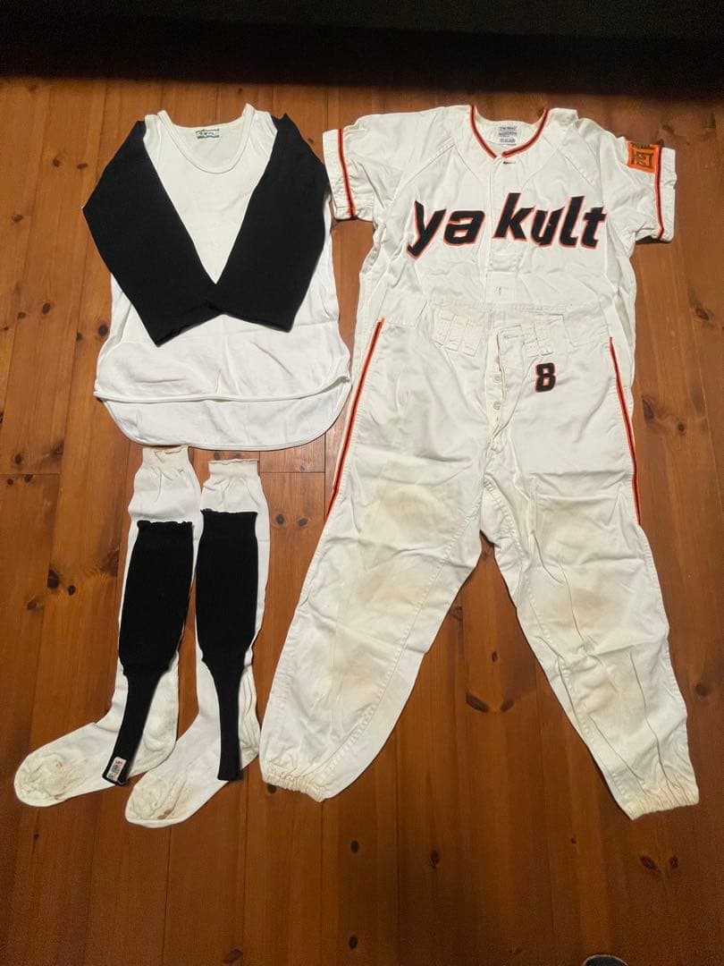 プロ支給品・激レア　ヤクルトスワローズ 大杉勝男 8 ユニフォーム一式 当時物