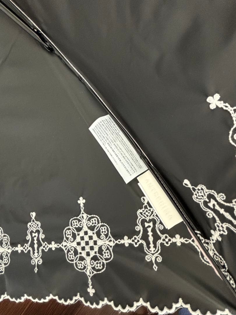 【新品】アンテプリマ　日傘　ダマスコ柄　晴雨兼用　折りたたみ傘　ブラック