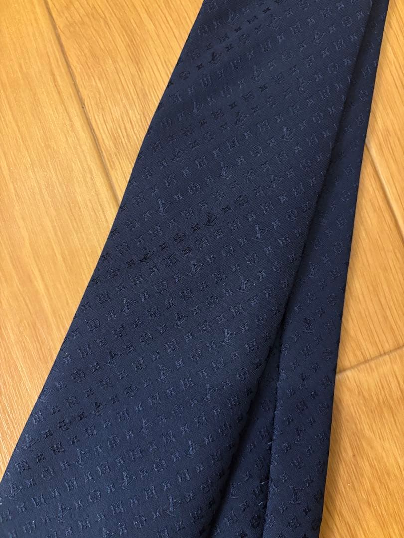 ルイヴィトン　ネクタイ　ネイビー　クリーニング済み