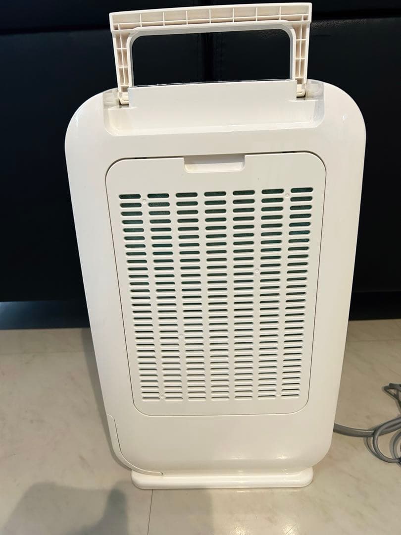 未使用に近い　HITACHI 除湿機 HJS-D562