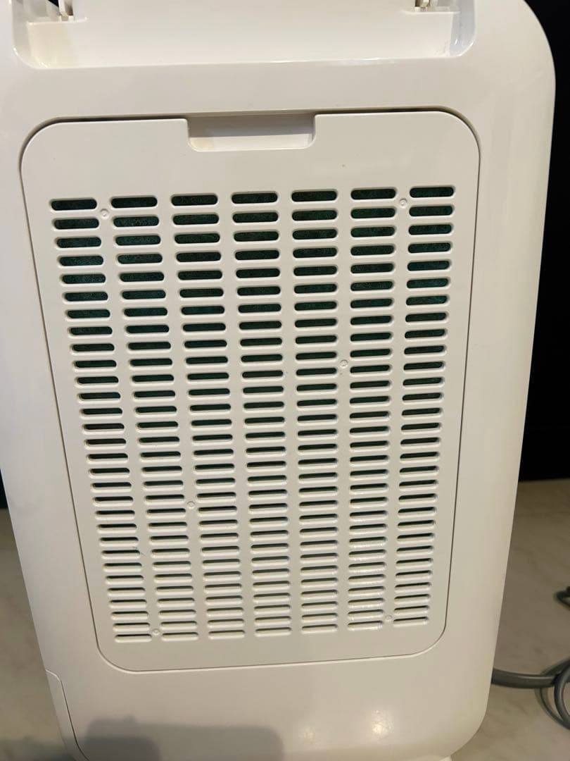 未使用に近い　HITACHI 除湿機 HJS-D562