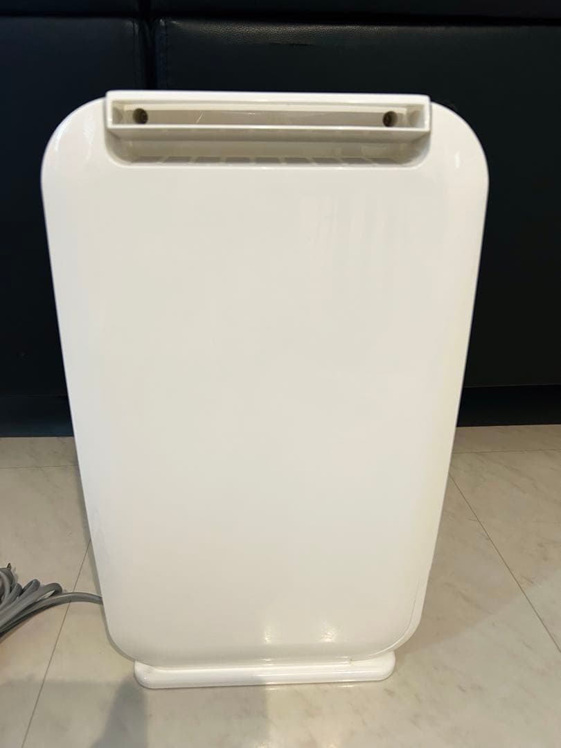 未使用に近い　HITACHI 除湿機 HJS-D562