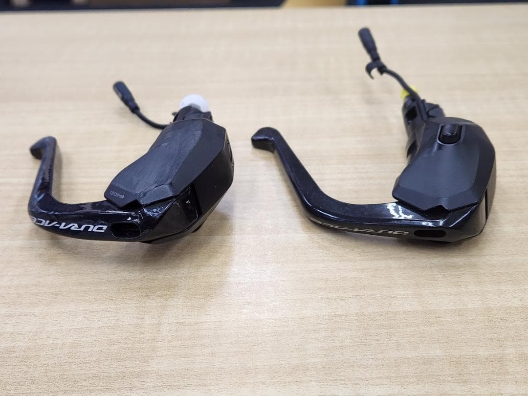 中古　シフター・ブレーキレバー 左右セット ブラック　ST-R9180