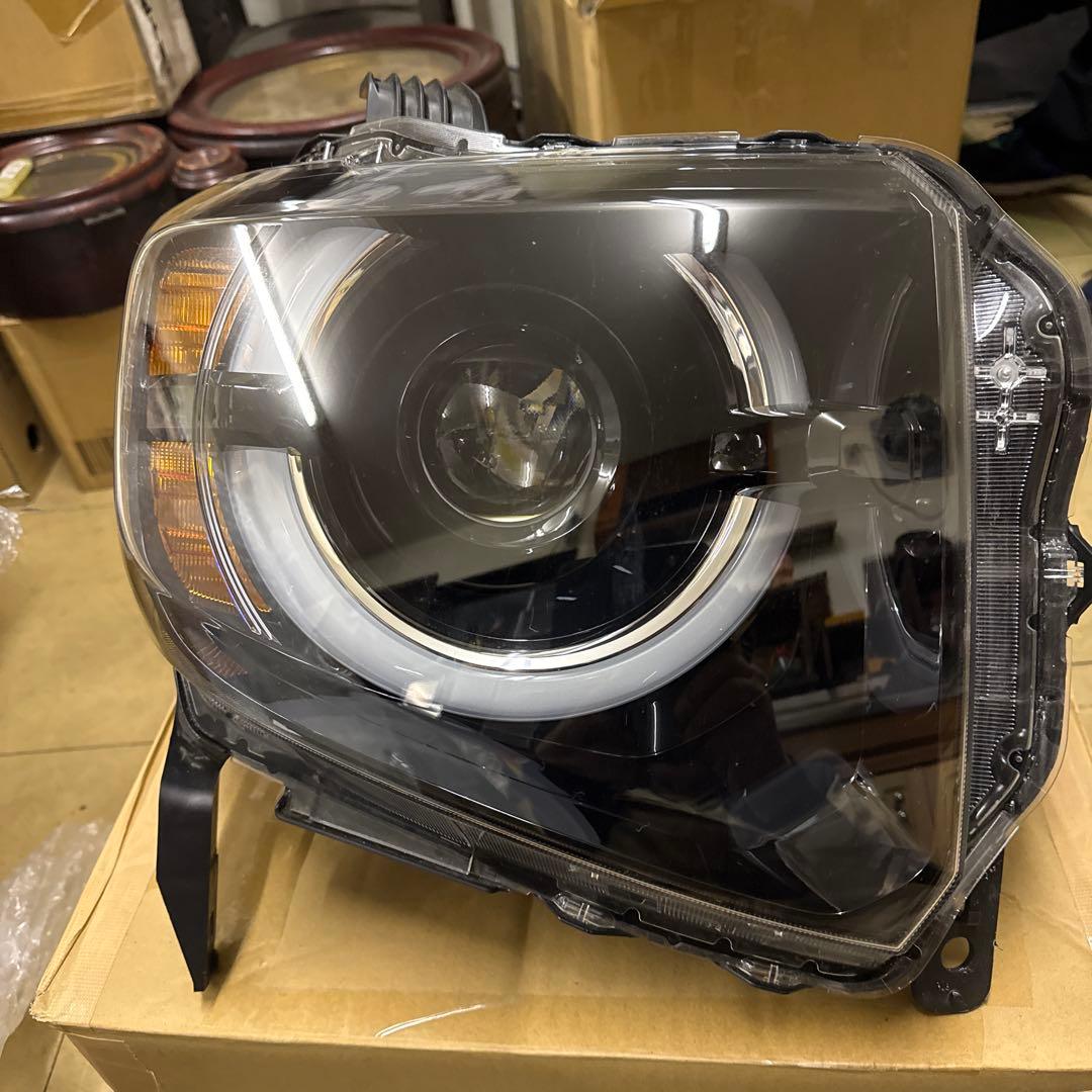 N VANヘッドライト！左右美品