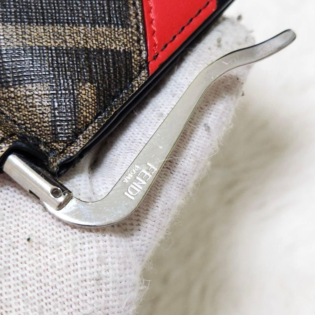 ✨極美品✨フェンディ　マネークリップ　マルチカラー　二つ折り　ズッカ柄　レザー