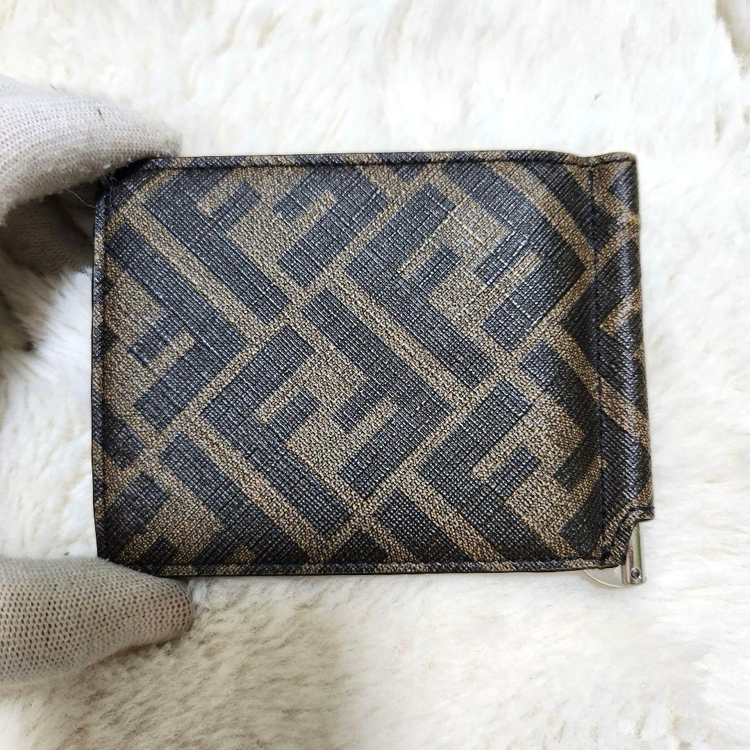 ✨極美品✨フェンディ　マネークリップ　マルチカラー　二つ折り　ズッカ柄　レザー