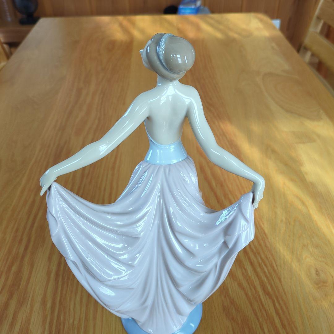himeeさん専用、リアドロ女性陶磁器です。