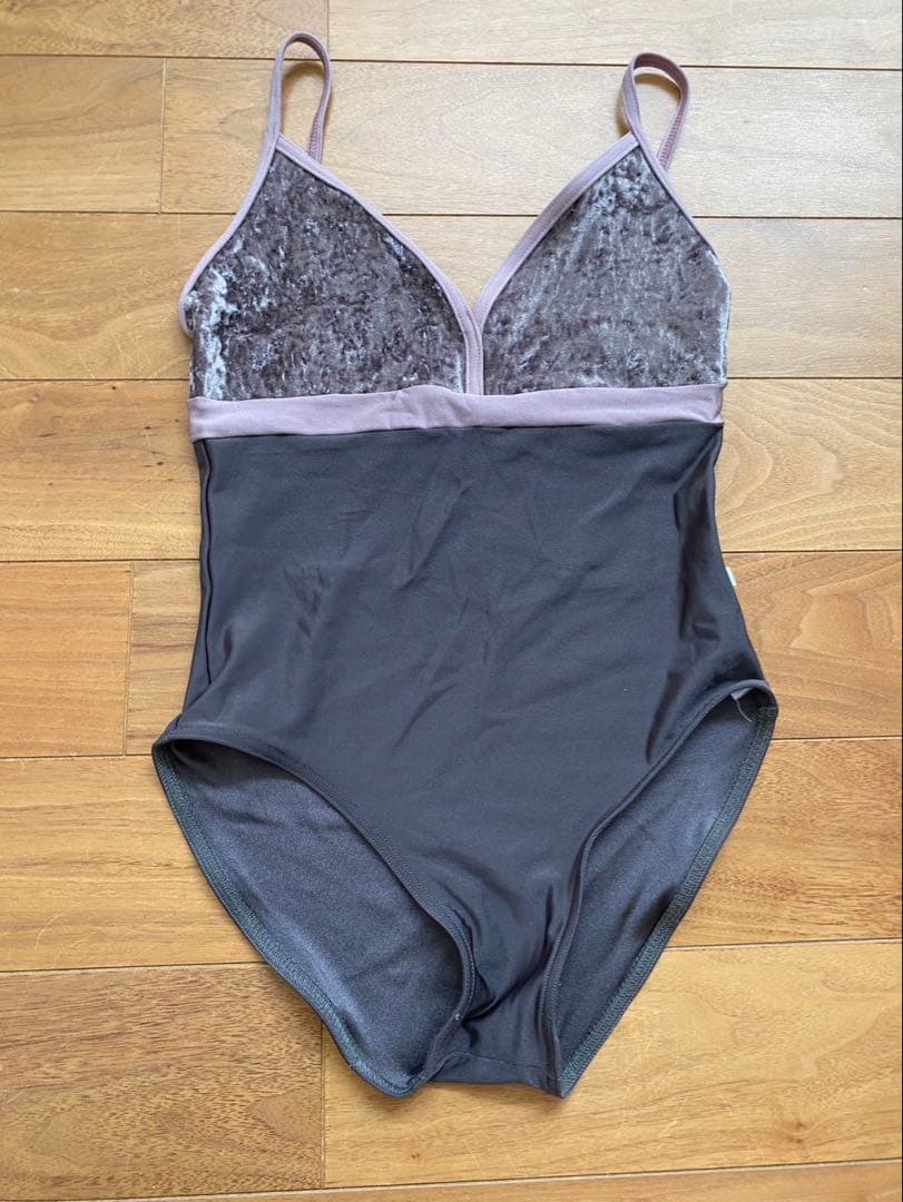 YUMIKO ユミコ　ベロア　レオタード　ピンク　チャコール