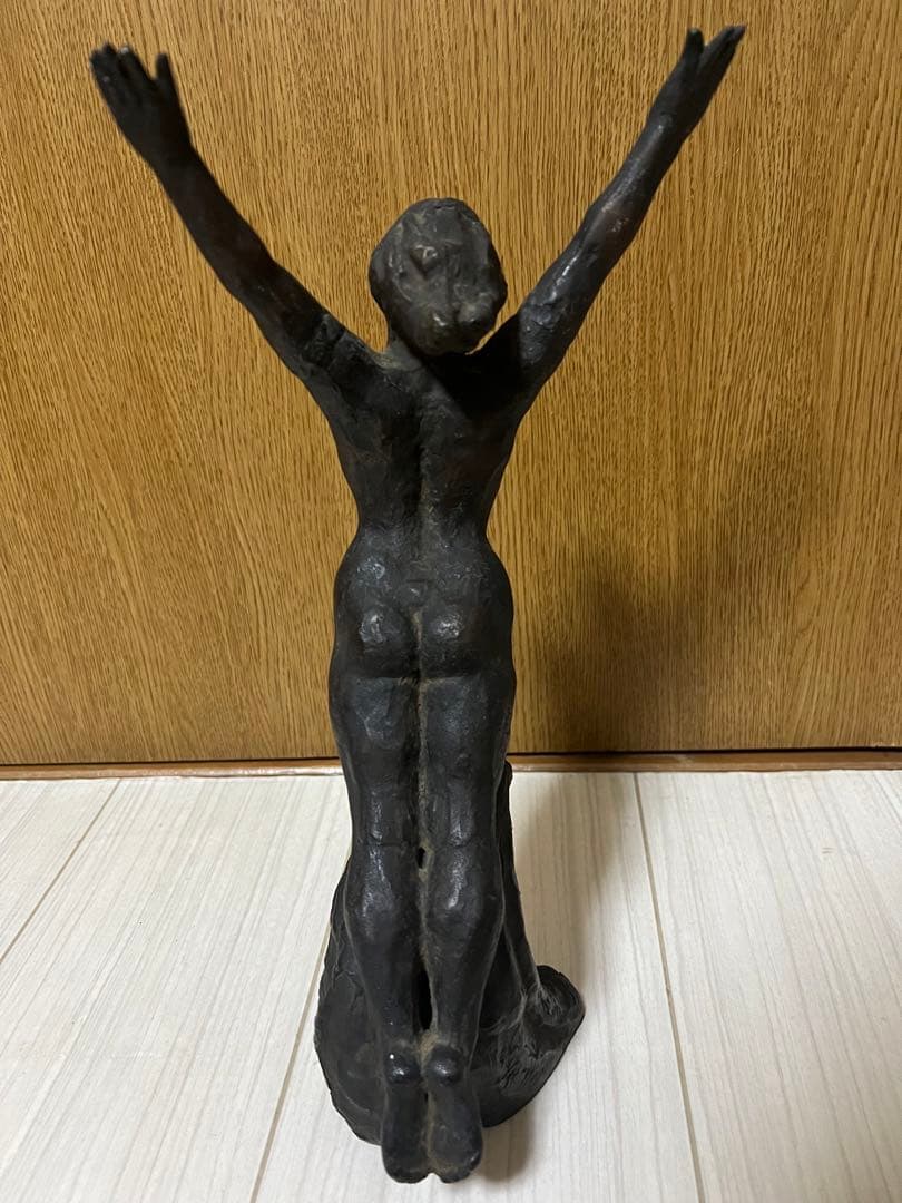 ブロンズ像　裸婦像　飛躍　館野弘青